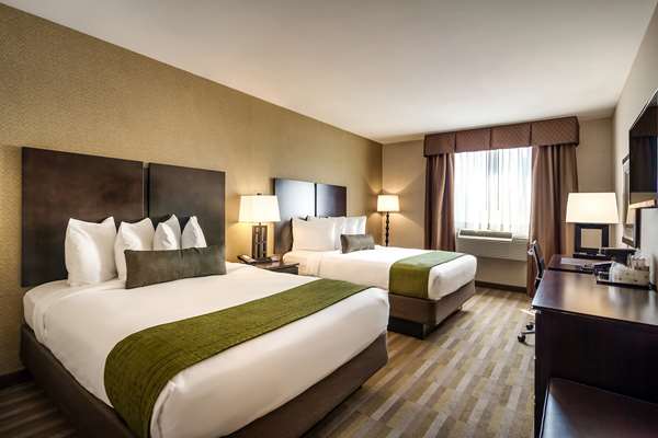  - Best Western Plus Plaza Hotel Long Island City Queens