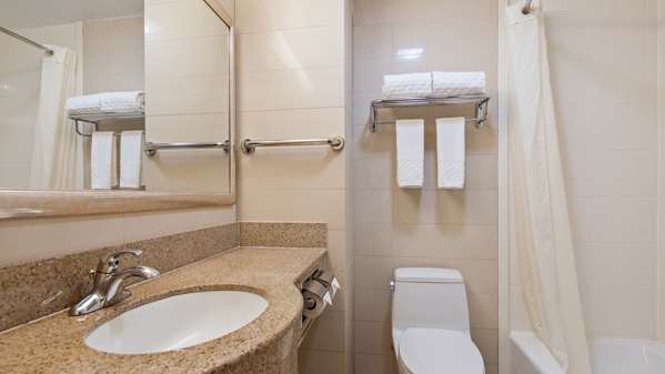  - Best Western Plus Plaza Hotel Long Island City Queens