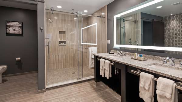 Suite - Best Western Plus Franklin Square Inn Troy