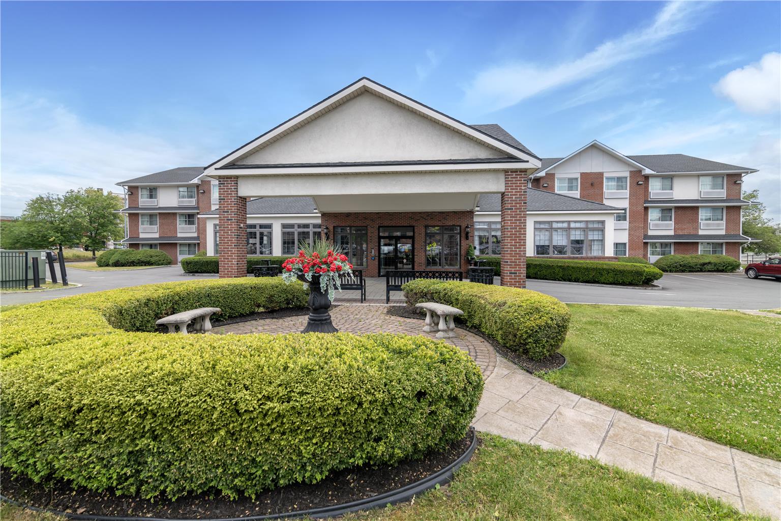 Best Western Plus Franklin Square Inn