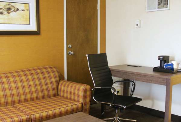  - Best Western Plus Galleria Inn & Suites Cheektowaga - I-190, Exit 1