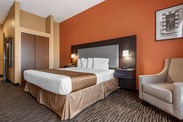  - Best Western The Inn at the Fairgrounds Syracuse - I-690, Exit 6 & 7