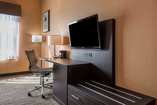  - Best Western The Inn at the Fairgrounds Syracuse - I-690, Exit 6 & 7