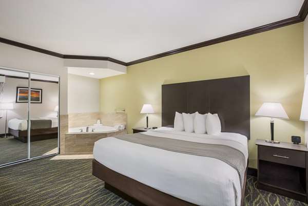  - Best Western Asheville Tunnel Road Hotel - I-240, Exit 7