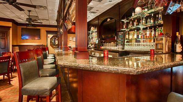 Bar - Best Western Plus Burlington Inn - I-40 & I-85, Exit 141