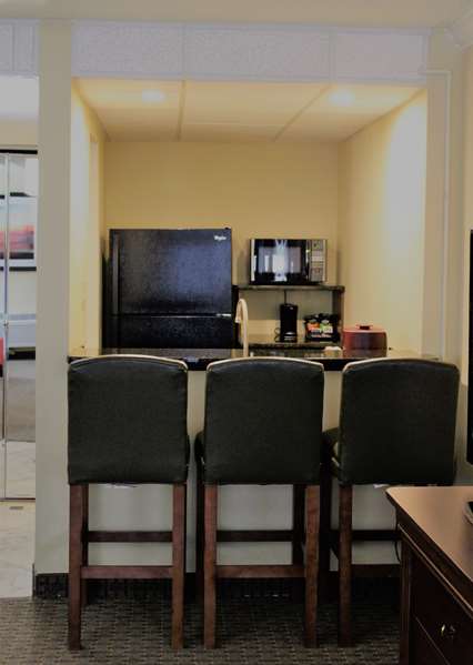  - Best Western Plus Burlington Inn - I-40 & I-85, Exit 141