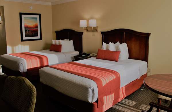  - Best Western Plus Burlington Inn - I-40 & I-85, Exit 141