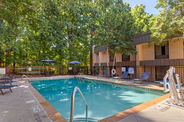 Pool - Best Western Plus Cary Inn - I-40, Exit 293