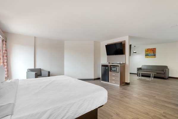 Suite - Best Western Statesville Inn - I-77, Exit 49A