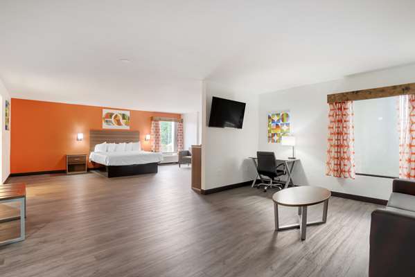 Suite - Best Western Statesville Inn - I-77, Exit 49A