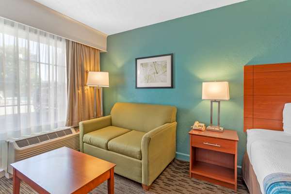  - Best Western Hendersonville Inn - I-26, Exit 49