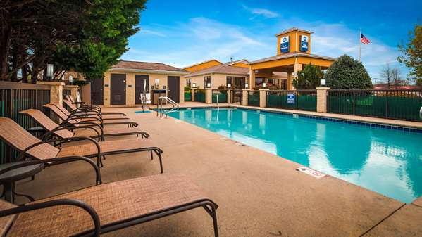 Pool - Best Western Inn & Suites Monroe