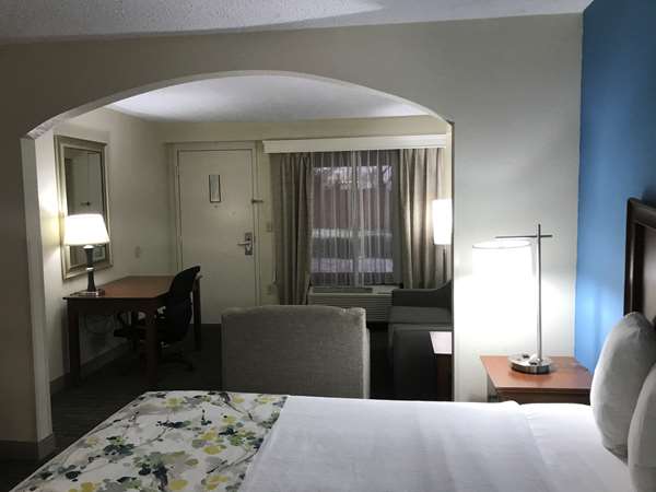 - Best Western Inn & Suites Monroe
