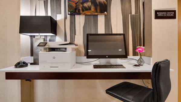 Conference Area - Best Western Plus River Escape Inn & Suites Dillsboro