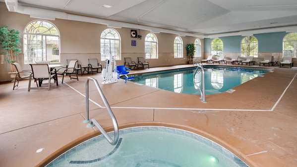 Pool - Best Western Plus River Escape Inn & Suites Dillsboro