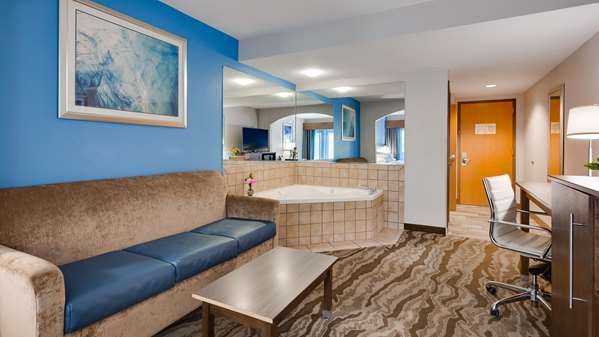  - Best Western Plus River Escape Inn & Suites Dillsboro