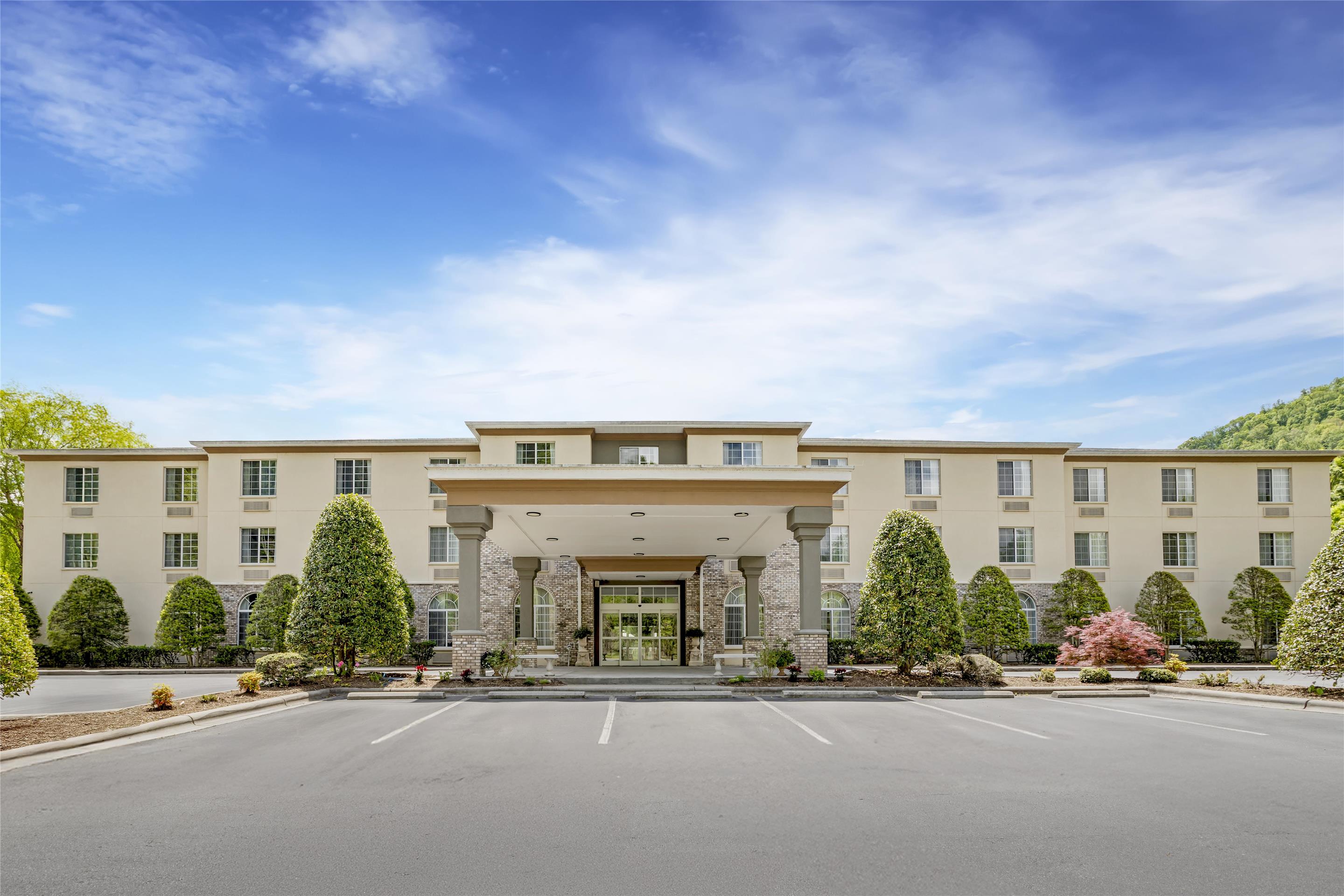 Exterior | Best Western Plus River Escape Inn & Suites