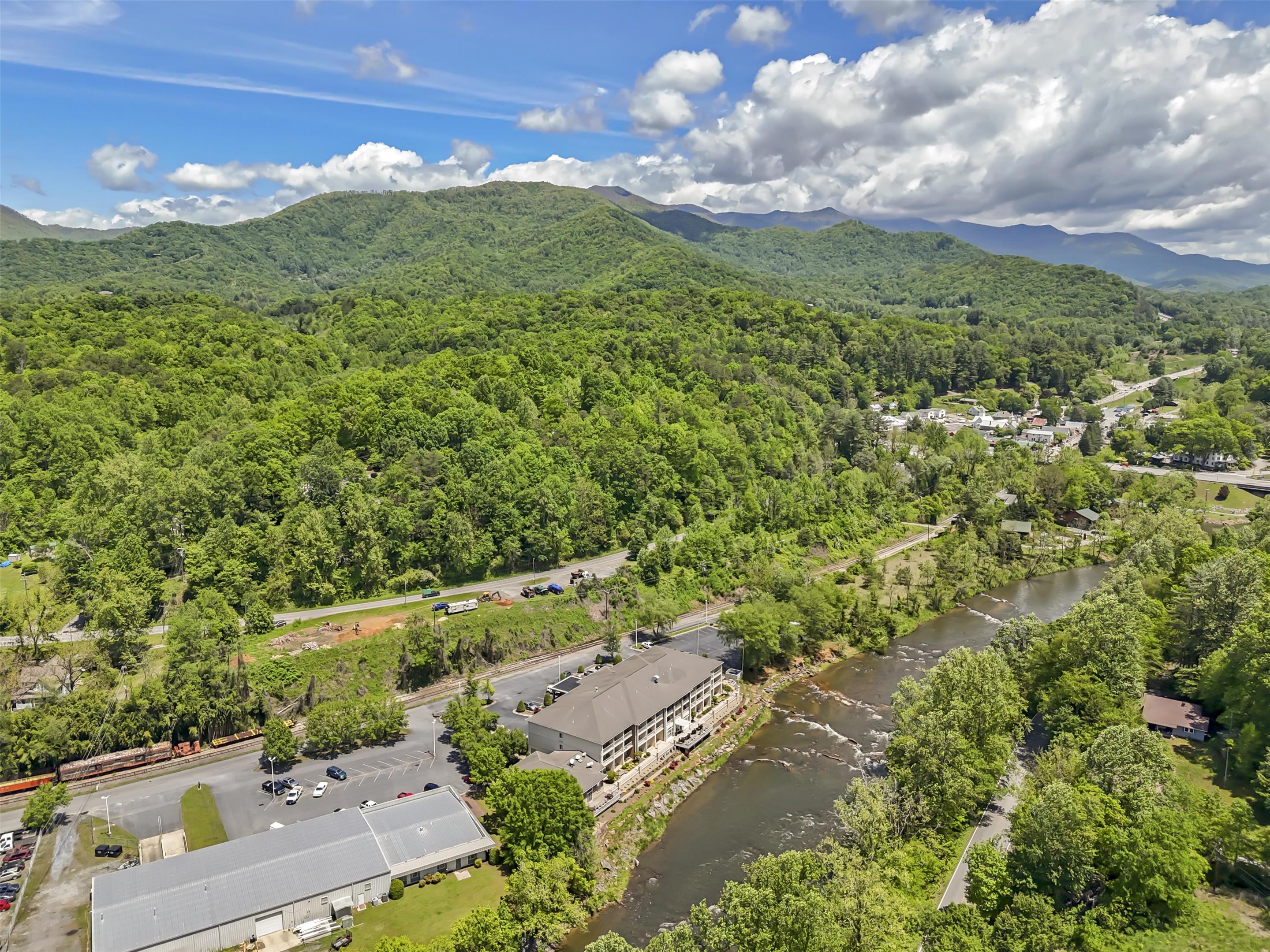 Exterior | Best Western Plus River Escape Inn & Suites