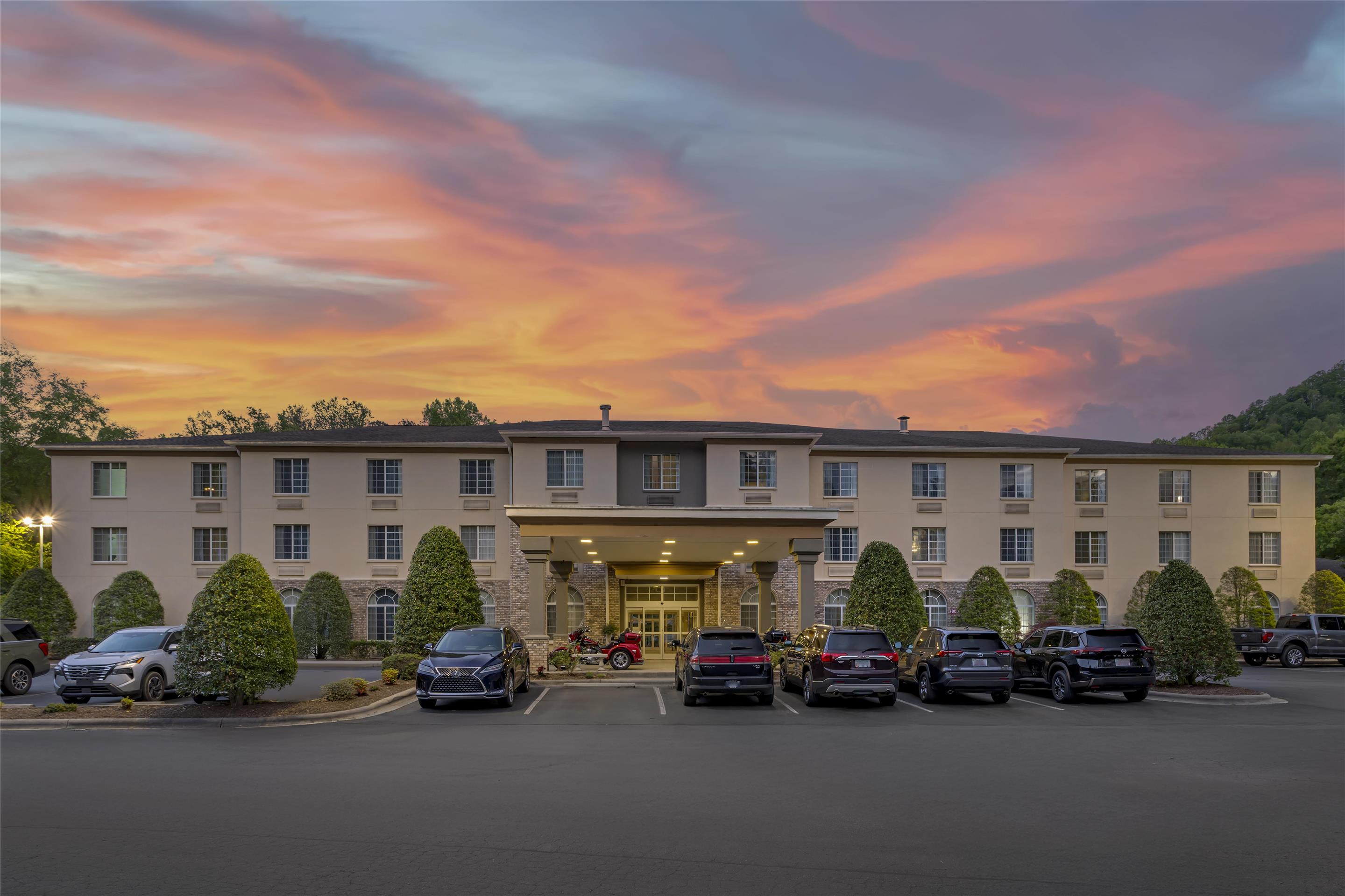 Exterior | Best Western Plus River Escape Inn & Suites
