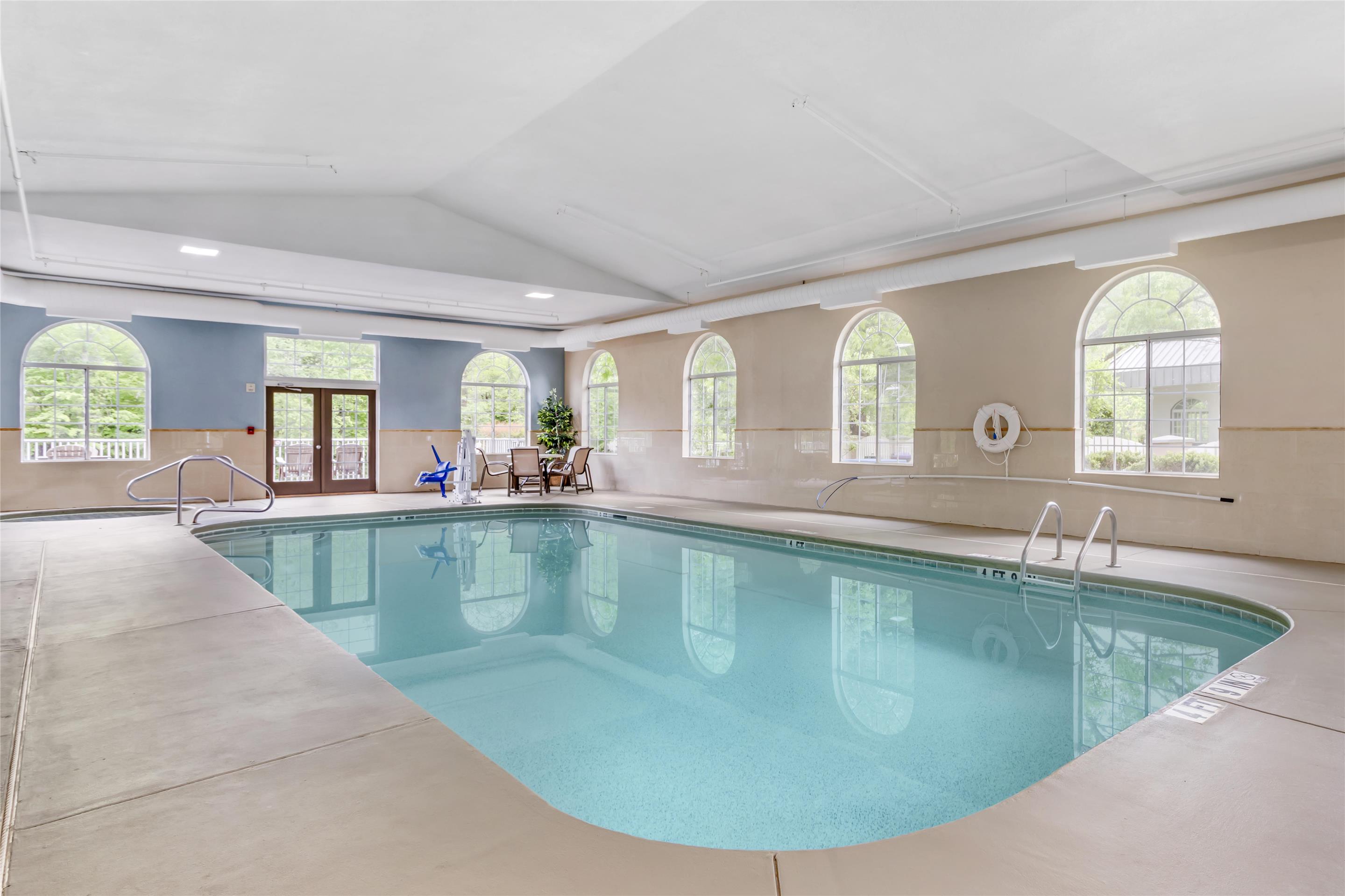 Pool | Best Western Plus River Escape Inn & Suites