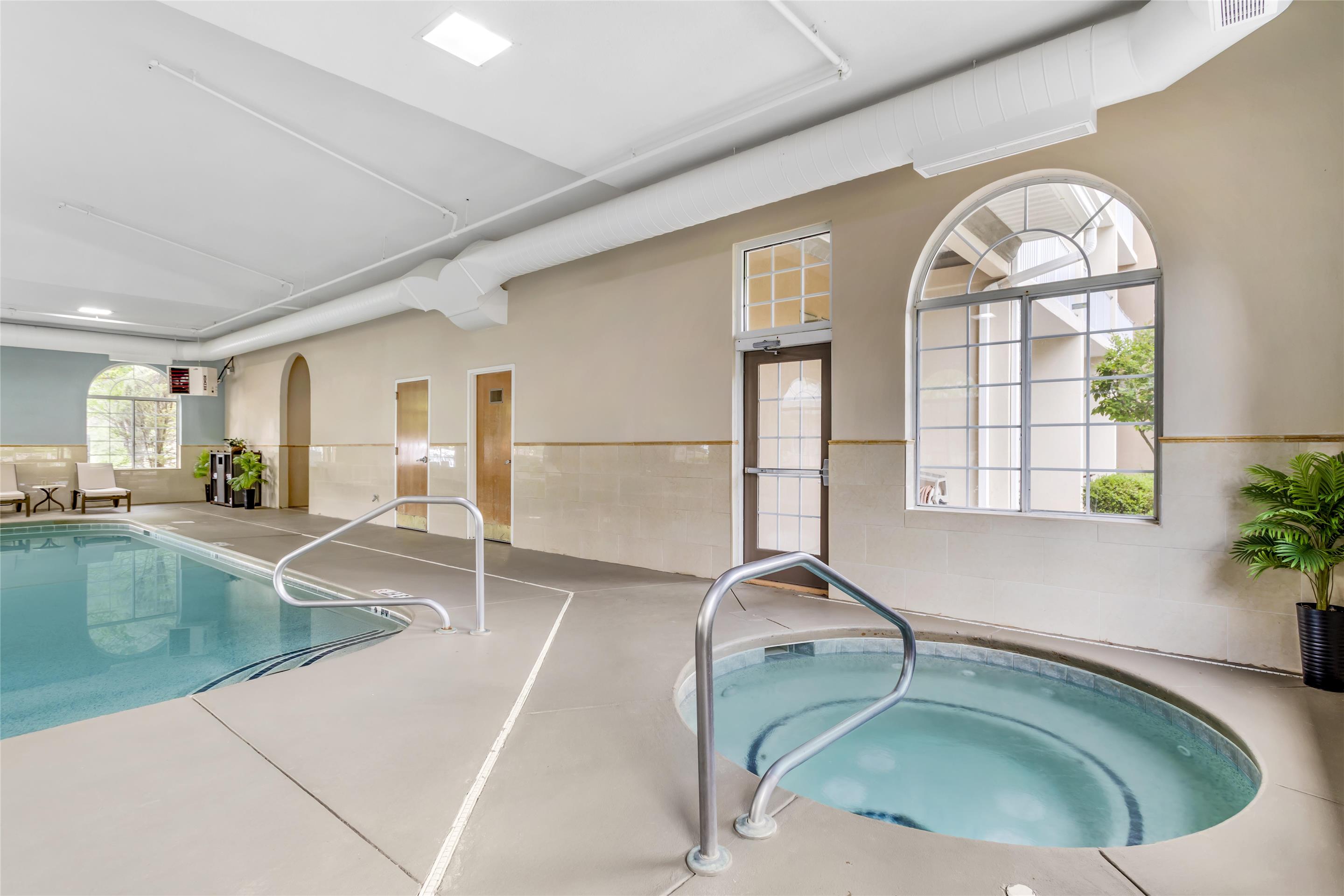 Pool | Best Western Plus River Escape Inn & Suites