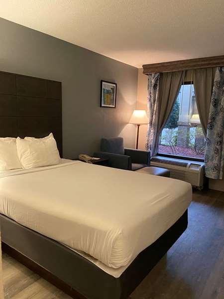  - SureStay Plus Hotel by Best Western Southern Pines