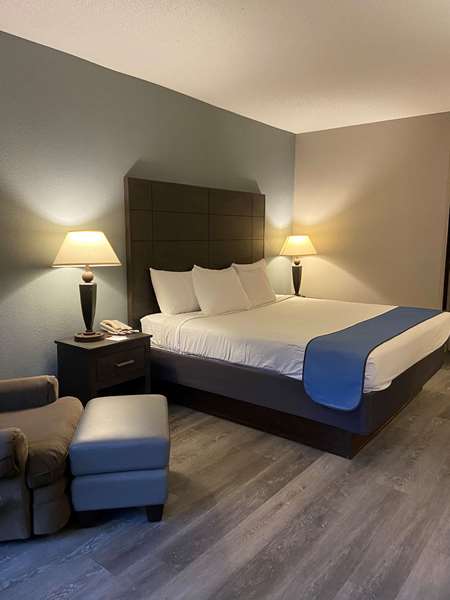  - SureStay Plus Hotel by Best Western Southern Pines