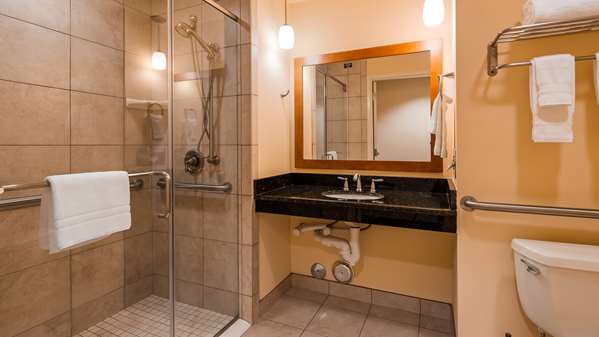  - Best Western Plus Westgate Inn Leland