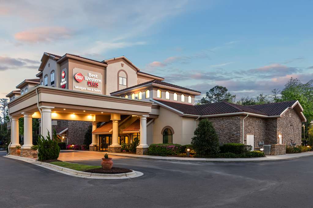 Best Western Plus Westgate Inn & Suites