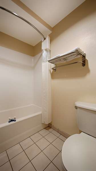  - Best Western Plus Huntersville Inn & Suites - I-77, Exit 23