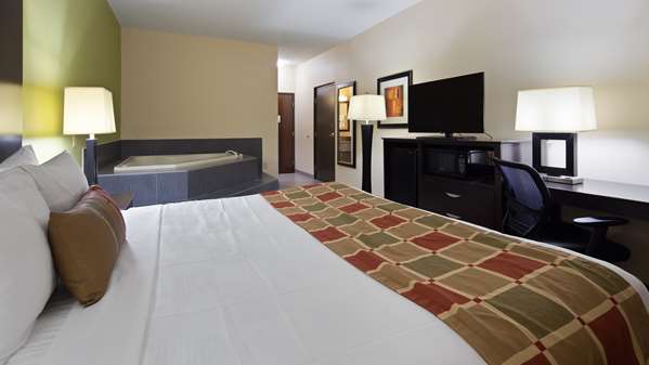  - Best Western Plus Huntersville Inn & Suites - I-77, Exit 23