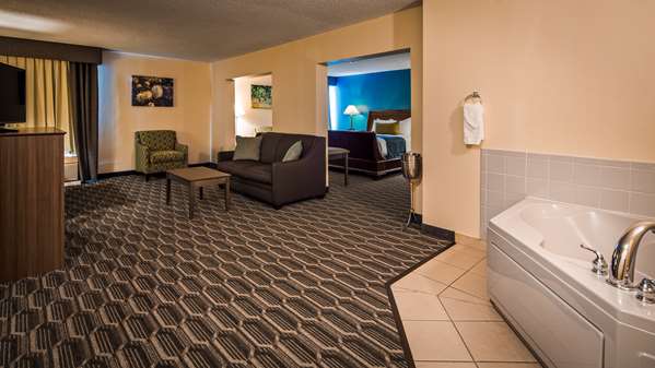 Suite - Best Western Plus Yadkin Valley Inn & Suites Jonesville