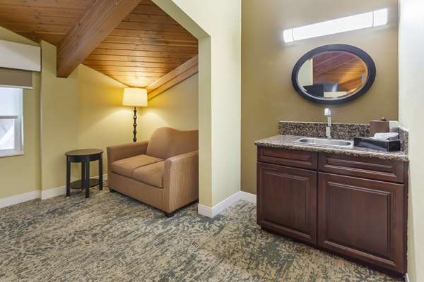  - Best Western Plus Wilmington Carolina Beach Inn
