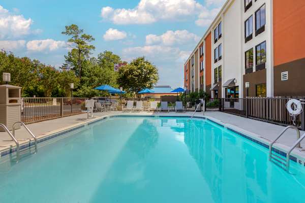 Pool - Best Western Plus UNC Wilmington Hotel