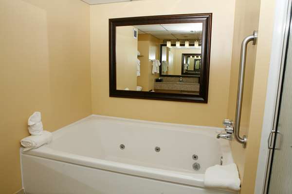 Suite - Best Western Plus Goldsboro Hotel
