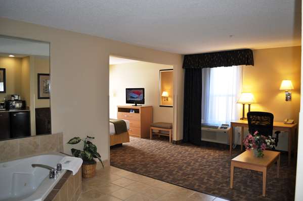 Suite - SureStay Plus by Best Western Roanoke Rapids - I-95, Exit 171