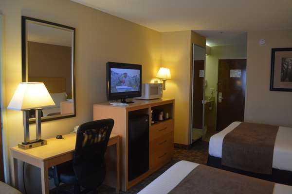  - SureStay Plus by Best Western Roanoke Rapids - I-95, Exit 171
