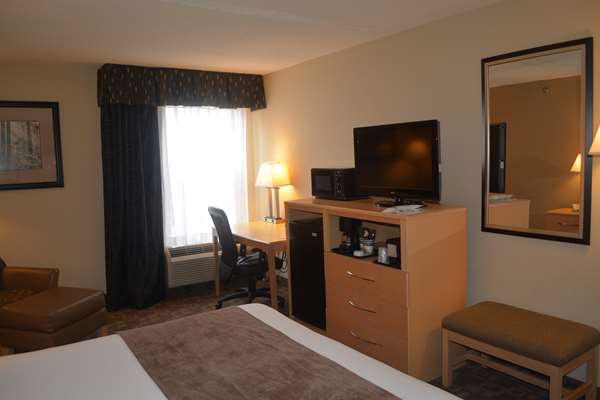  - SureStay Plus by Best Western Roanoke Rapids - I-95, Exit 171