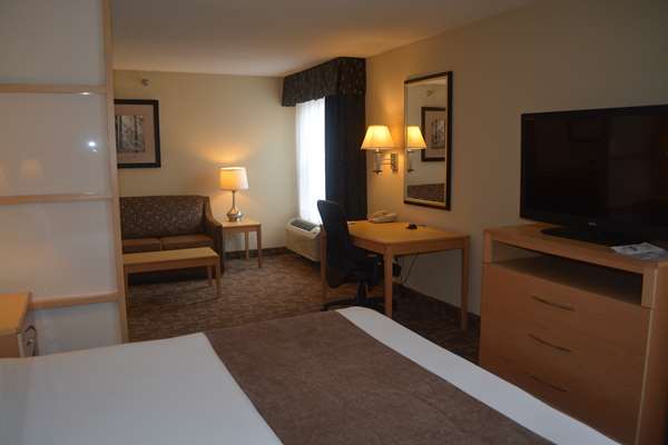 Suite - SureStay Plus by Best Western Roanoke Rapids - I-95, Exit 171