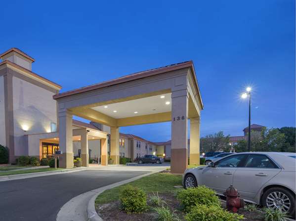 Exterior view - SureStay Plus by Best Western Roanoke Rapids - I-95, Exit 171