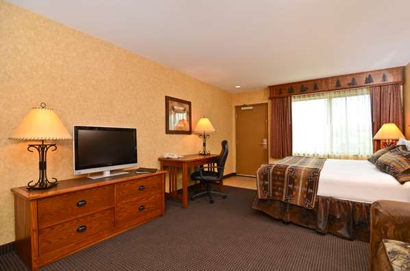  - Best Western Plus Kelly Inn & Suites Fargo - I-94, Exit 348