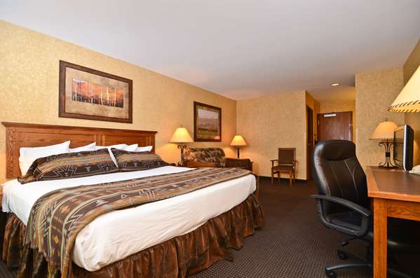  - Best Western Plus Kelly Inn & Suites Fargo - I-94, Exit 348