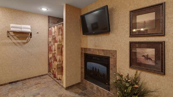  - Best Western Plus Kelly Inn & Suites Fargo - I-94, Exit 348