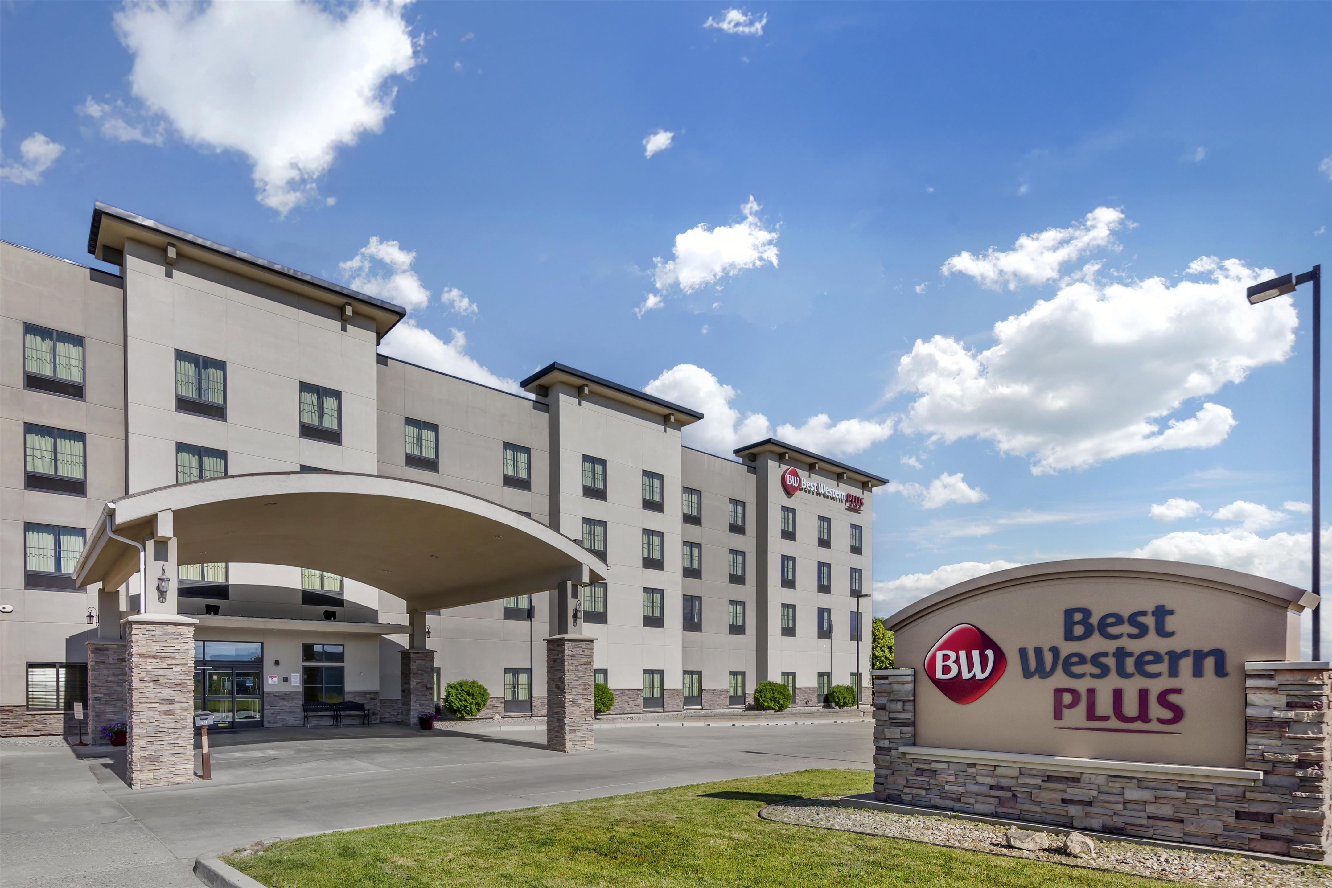 Exterior | Best Western Plus Williston Hotel & Suites