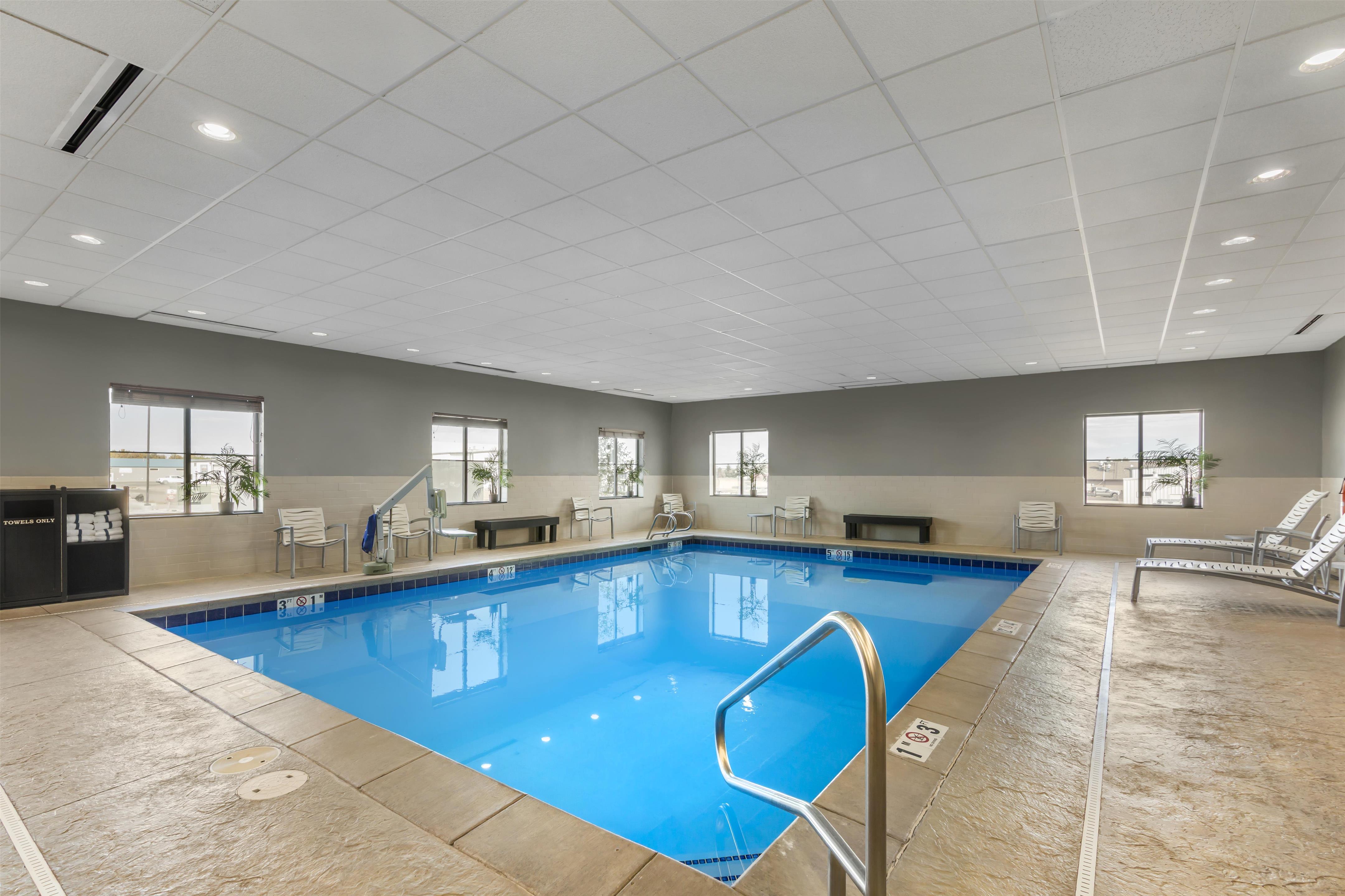 Pool | Best Western Plus Williston Hotel & Suites