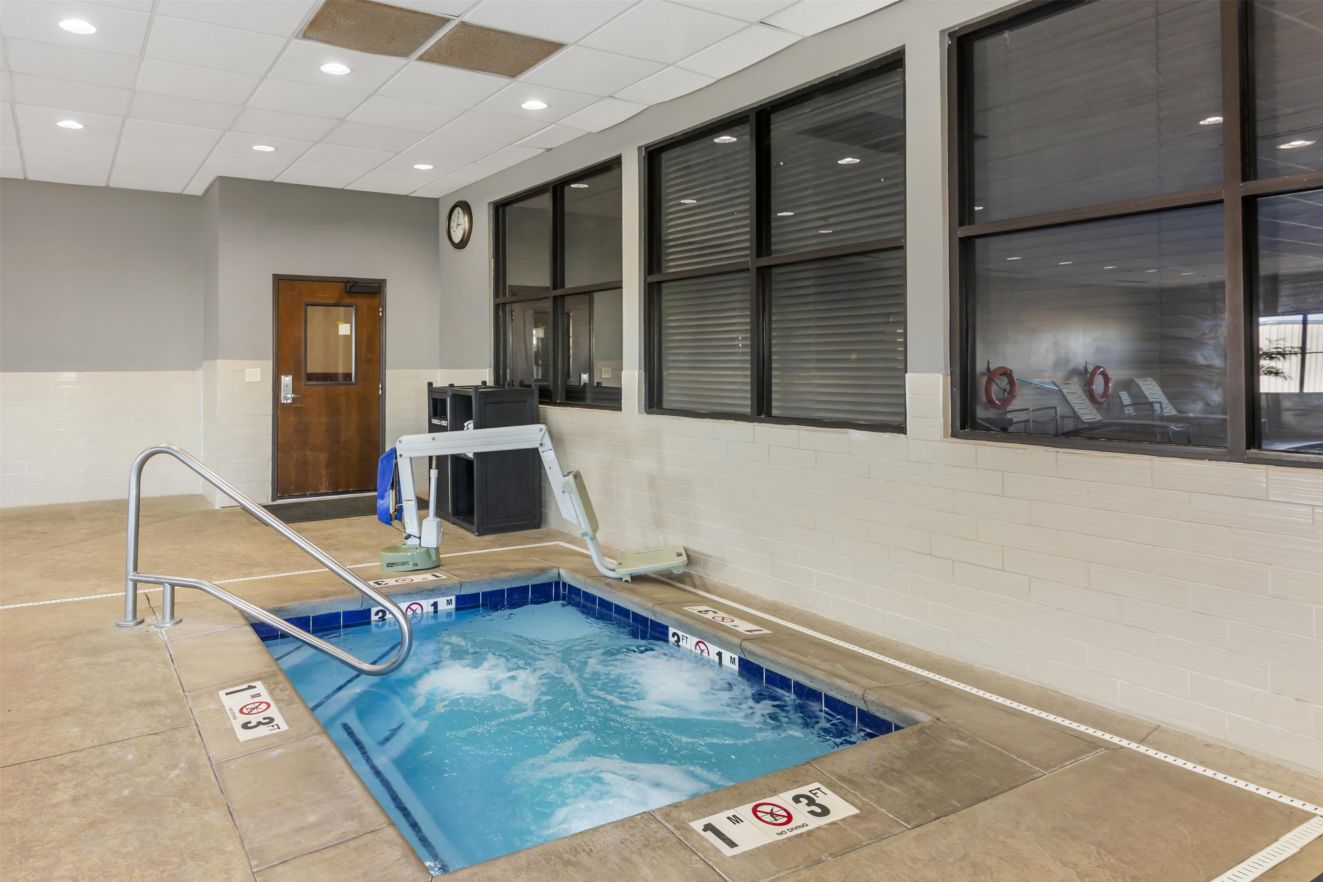 Pool | Best Western Plus Williston Hotel & Suites