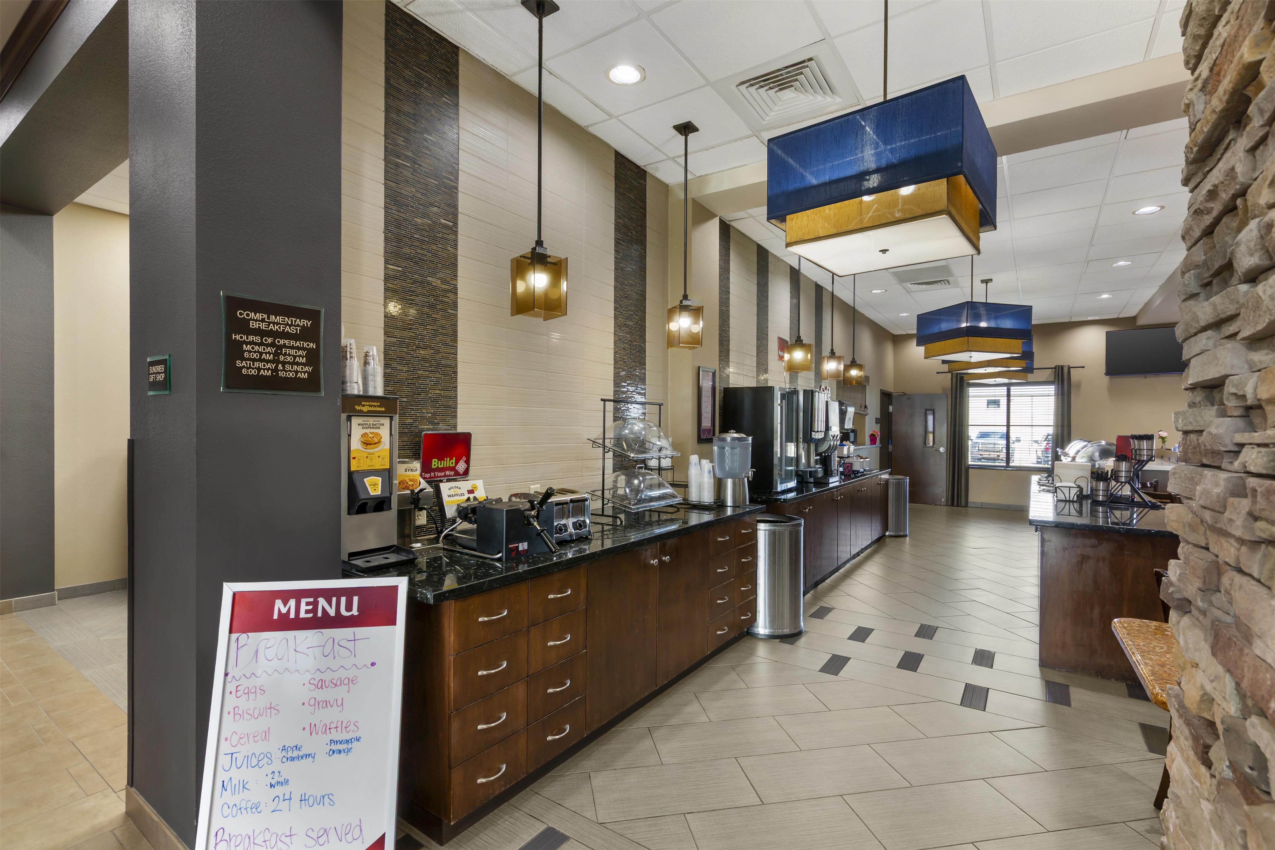 Breakfast Area | Best Western Plus Williston Hotel & Suites