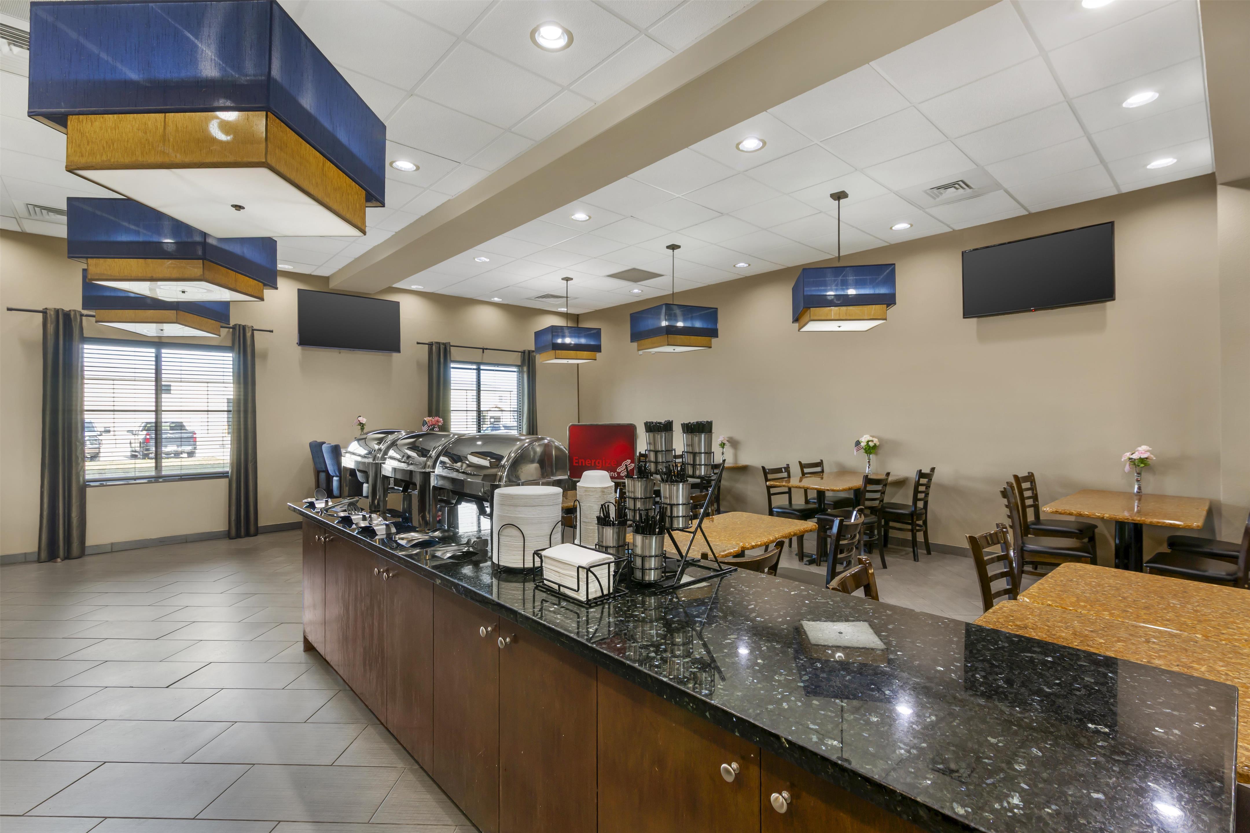 Breakfast Area | Best Western Plus Williston Hotel & Suites