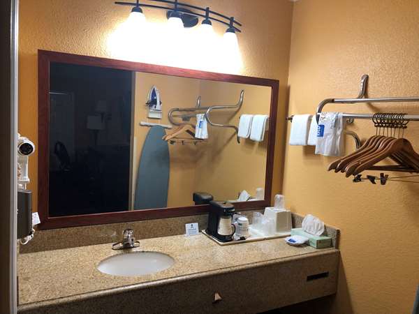  - Best Western Executive Inn Grove City - I-71, Exit 100