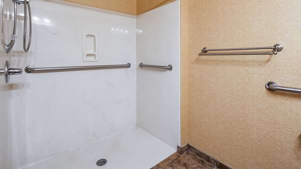  - Best Western Plus North Canton Inn & Suites